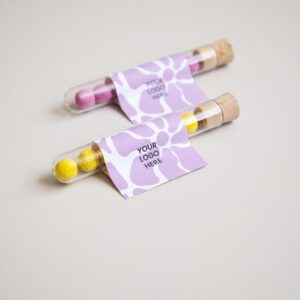 Individuell bedruckter Blister mit sieben farbigen Samenbomben