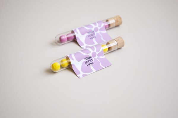 Individuell bedruckter Blister mit sieben farbigen Samenbomben